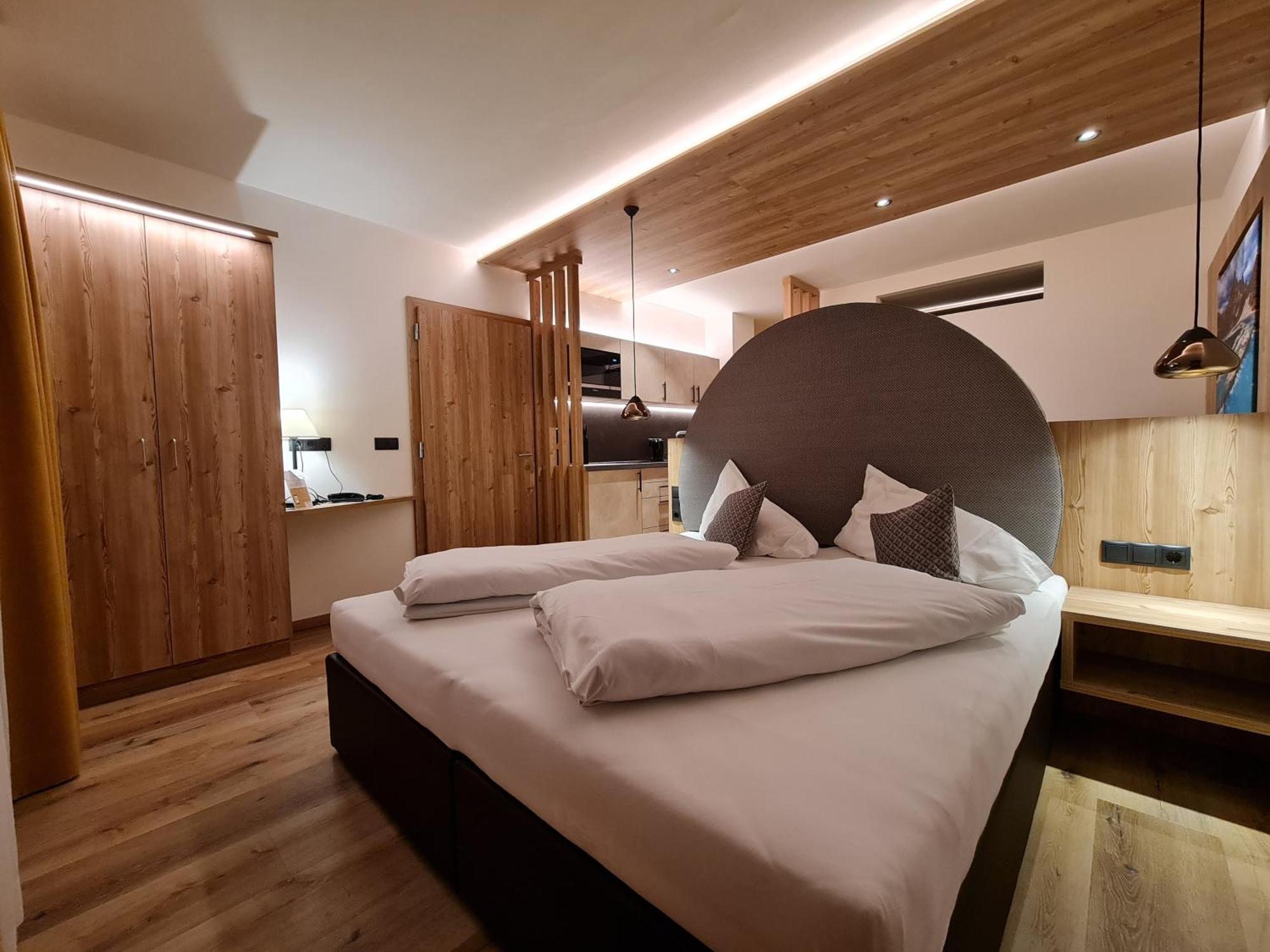 Hotel Mondschein Sexten Esterno foto
