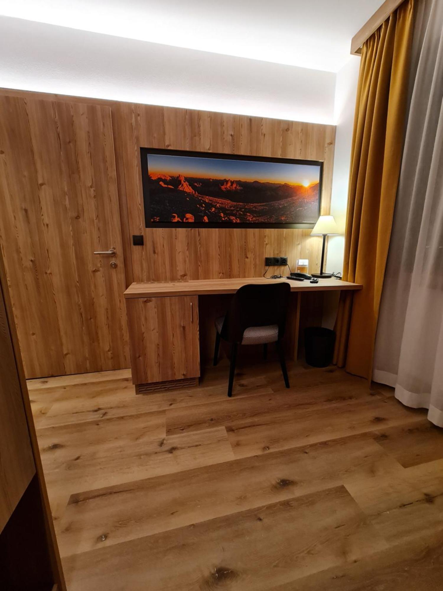 Hotel Mondschein Sexten Esterno foto