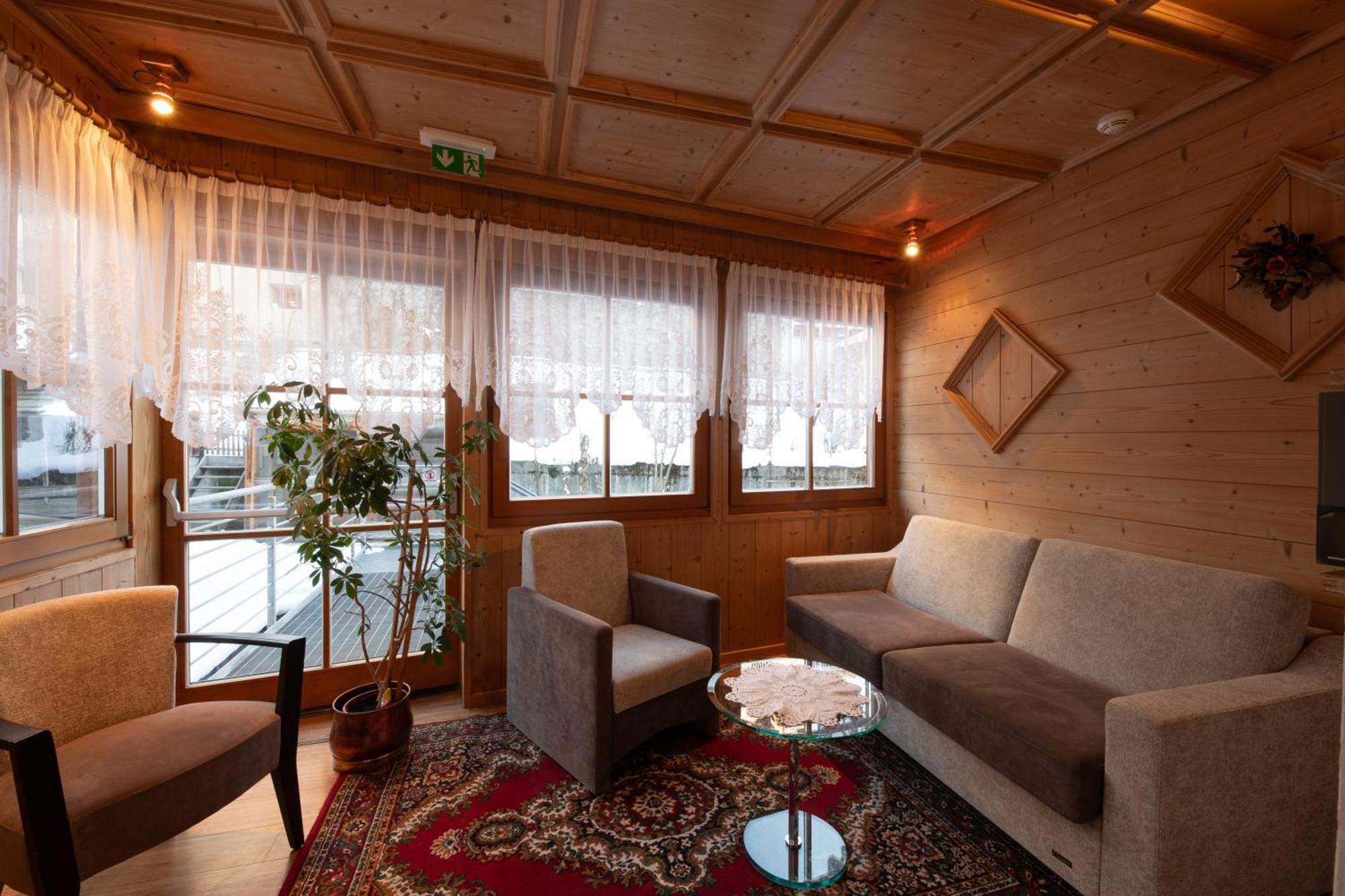 Hotel Mondschein Sexten Esterno foto