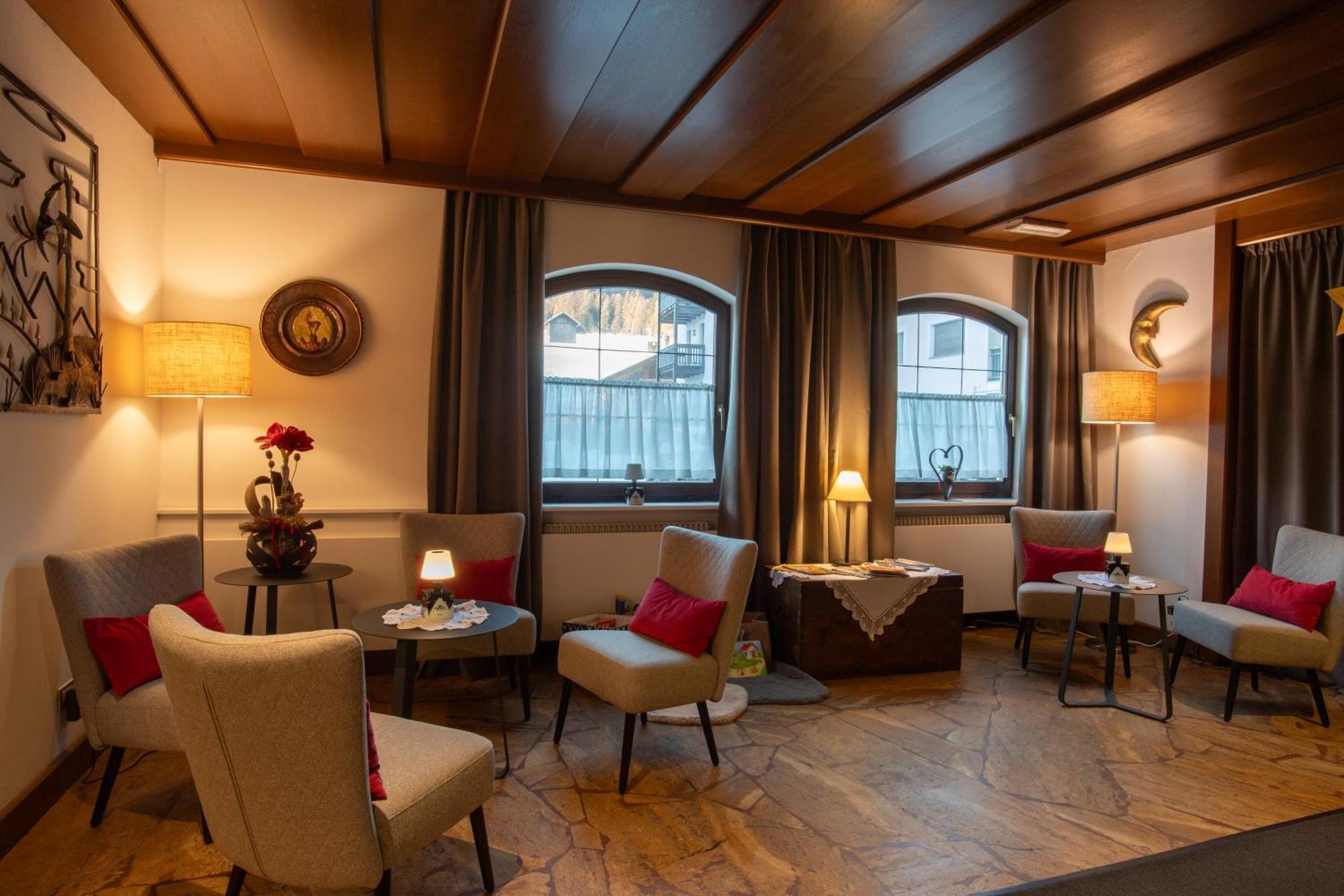 Hotel Mondschein Sexten Esterno foto