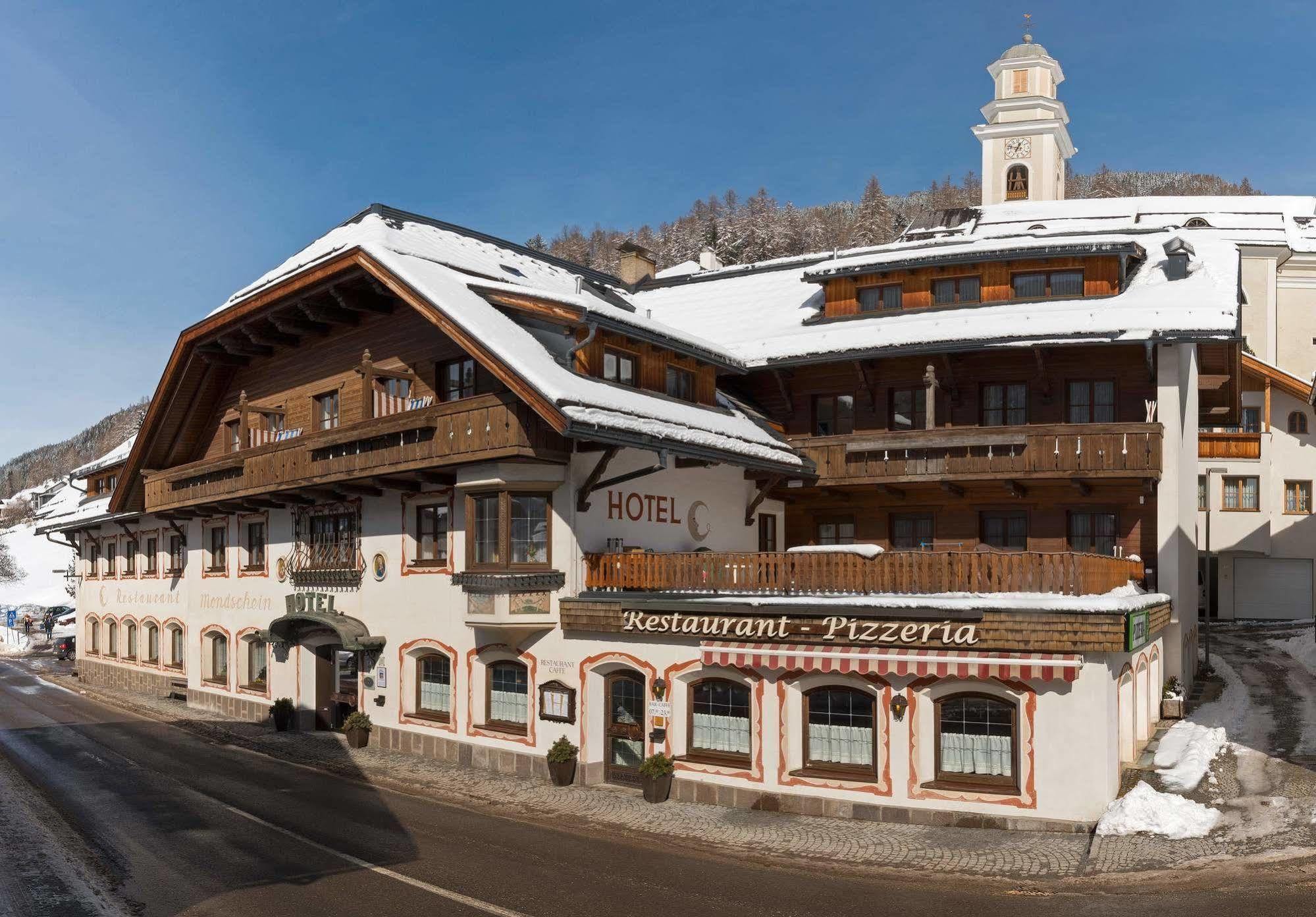 Hotel Mondschein Sexten Esterno foto