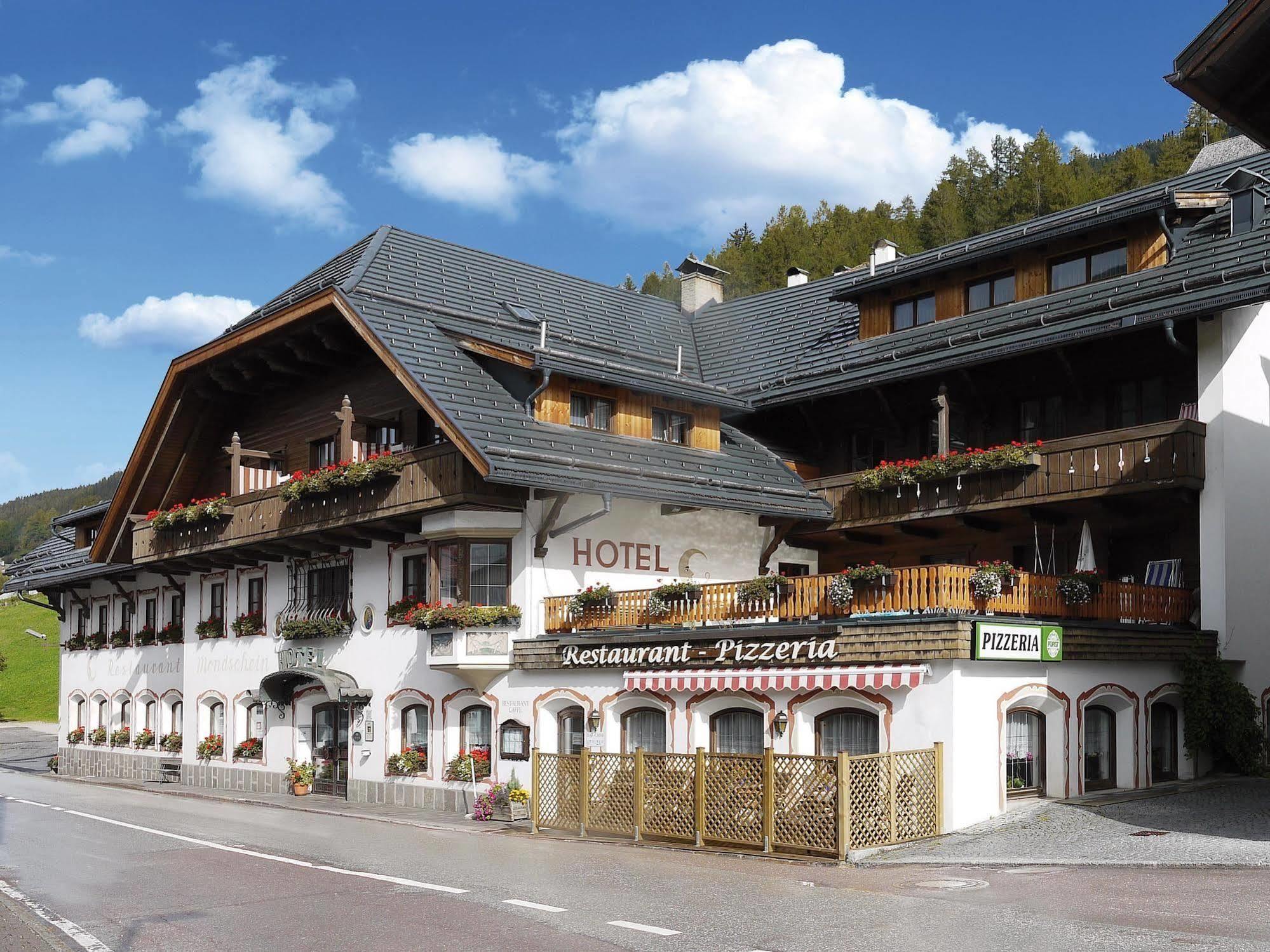 Hotel Mondschein Sexten Esterno foto