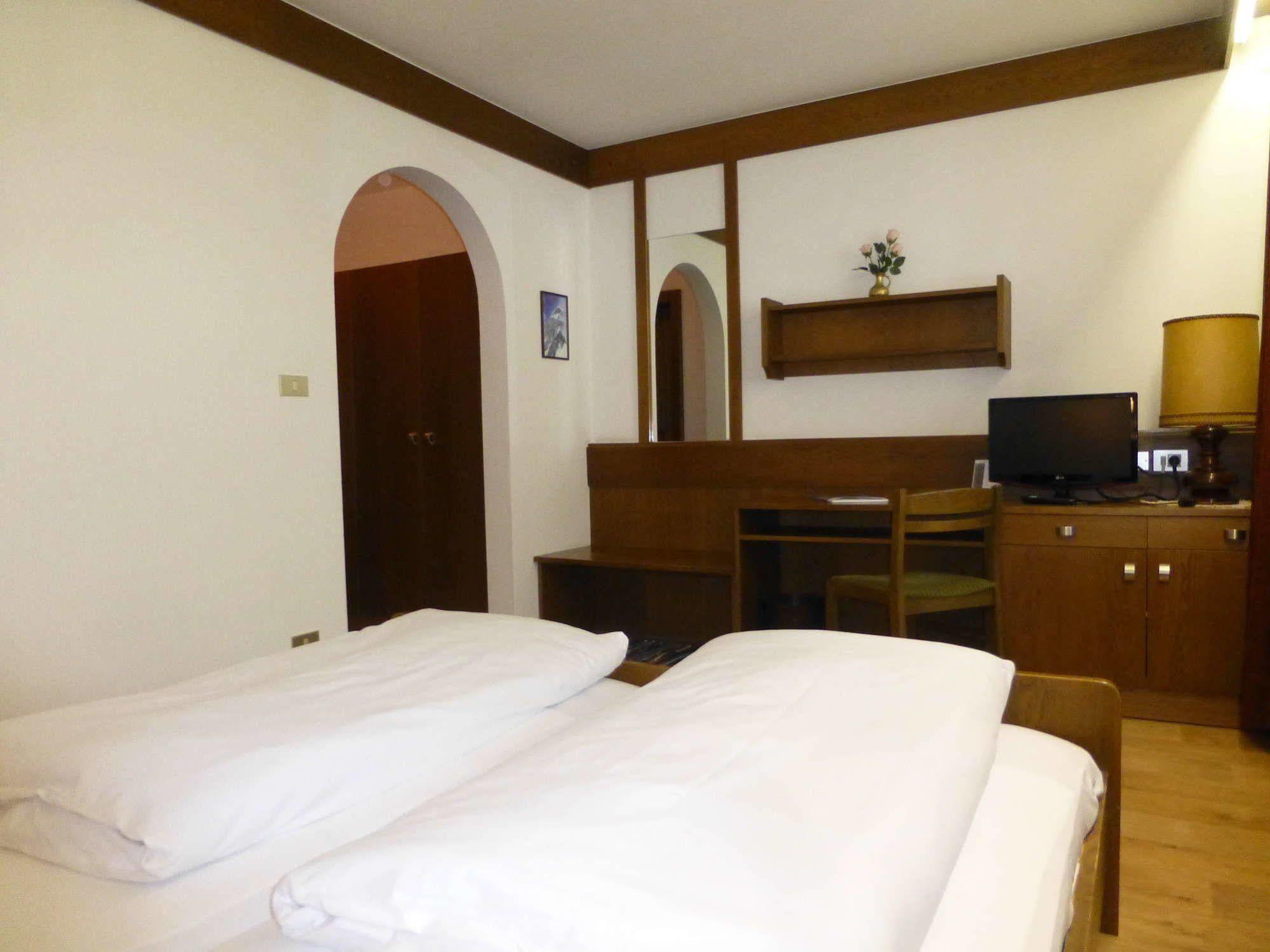 Hotel Mondschein Sexten Esterno foto