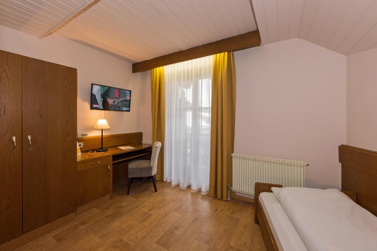 Hotel Mondschein Sexten Esterno foto