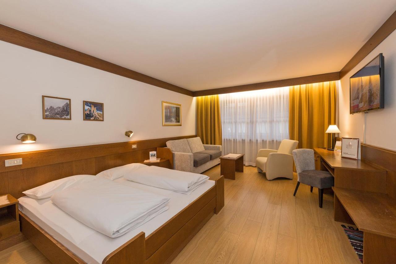 Hotel Mondschein Sexten Esterno foto