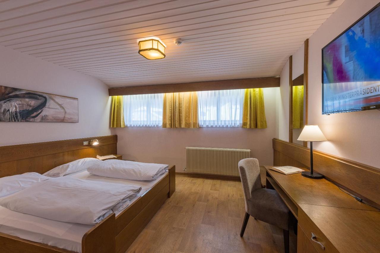 Hotel Mondschein Sexten Esterno foto