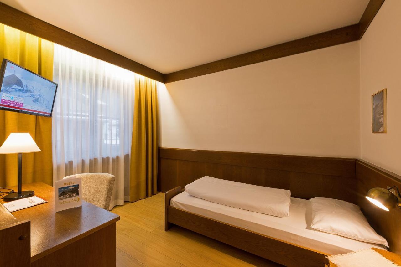 Hotel Mondschein Sexten Esterno foto