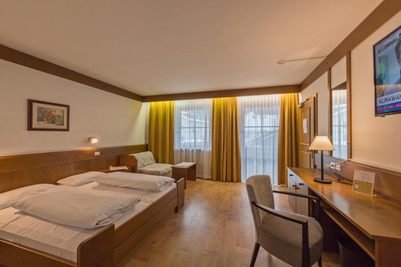 Hotel Mondschein Sexten Esterno foto
